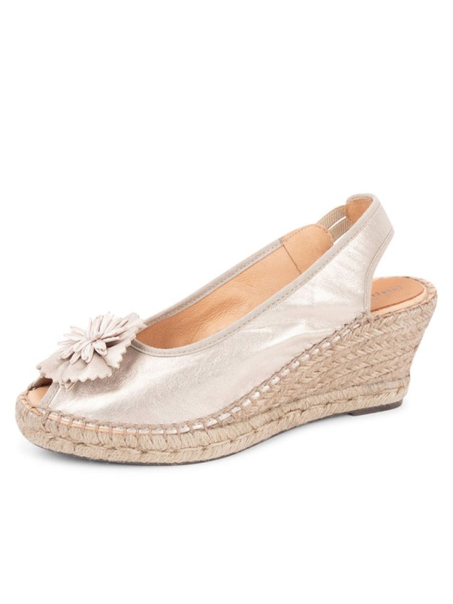 Wedges Patricia Green | Vero Flower Embellished Espadrille Champagne